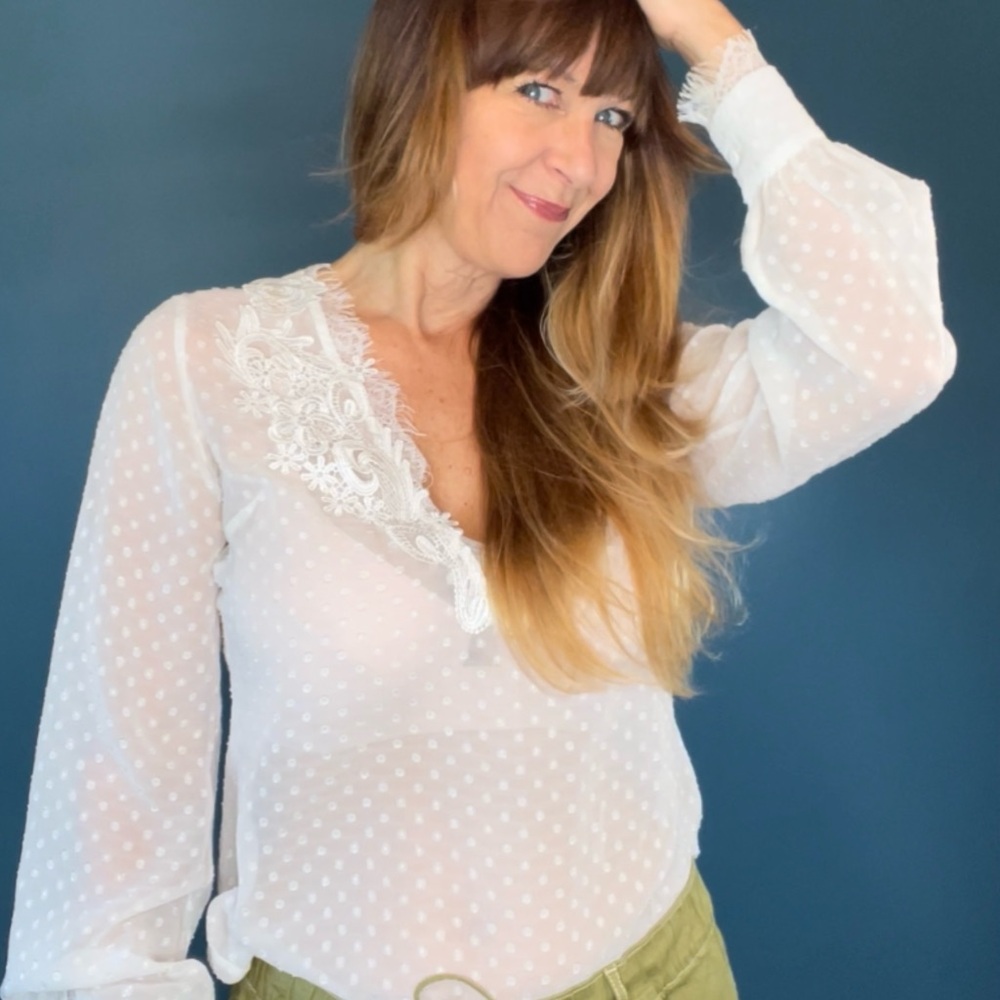 Romantic White Lace Top - Picture 4 of 16